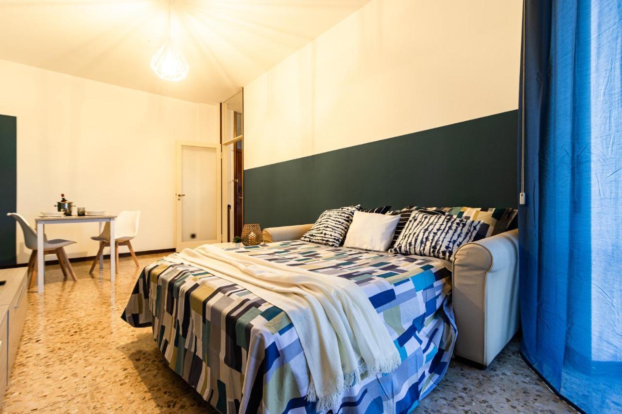 Blue Wave Apartment Arona - Lago Maggiore Kültér fotó