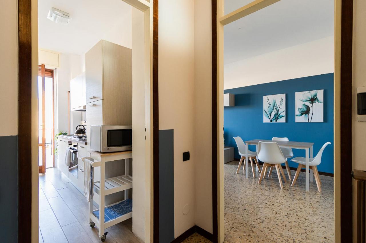 Blue Wave Apartment Arona - Lago Maggiore Kültér fotó