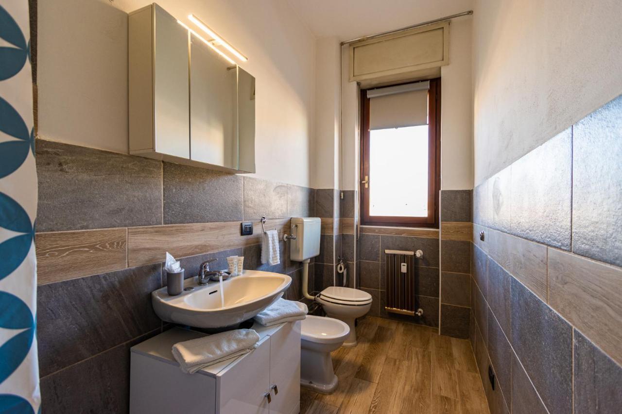 Blue Wave Apartment Arona - Lago Maggiore Kültér fotó